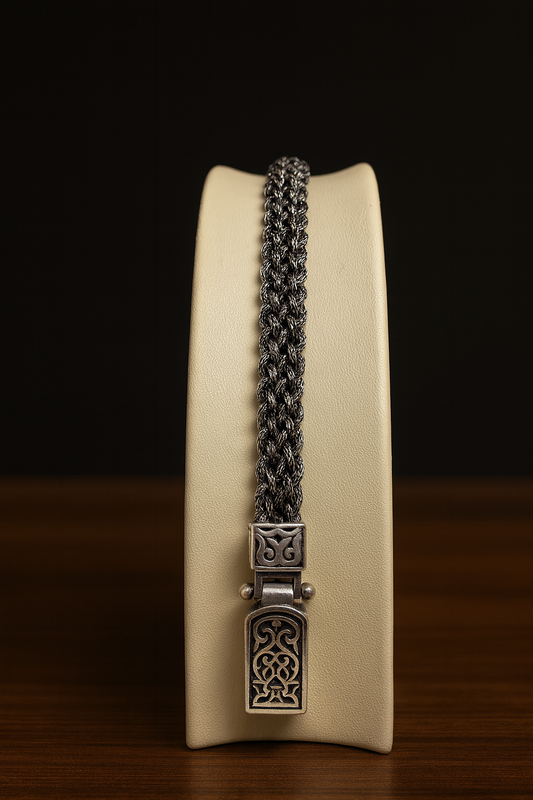 Erkek Gümüş Örgü Tasarım Bileklik – El İşçiliği, Antik Desenli 925 Ayar